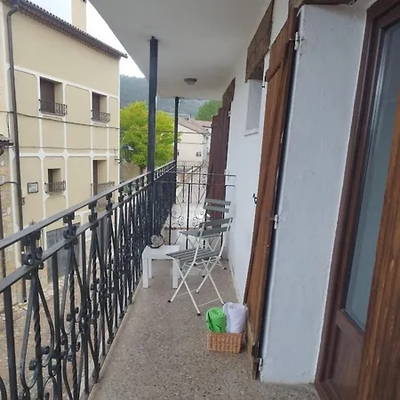 מלון Hostal Muela De San Juan *